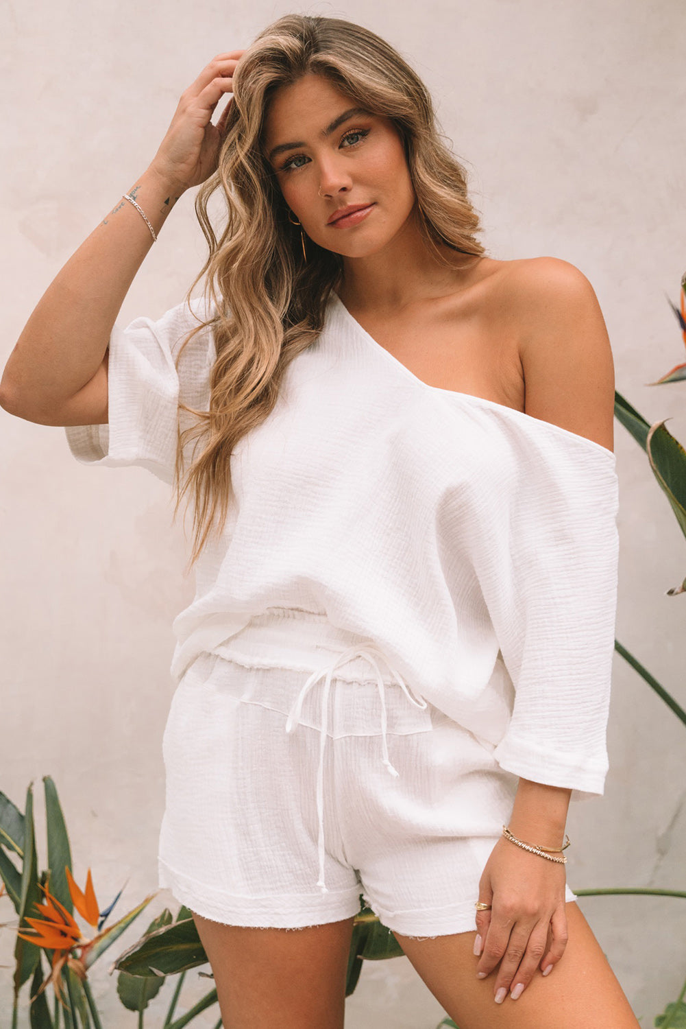 White Relaxed V Neck Blouse and Drawstring Raw Hem Shorts Set