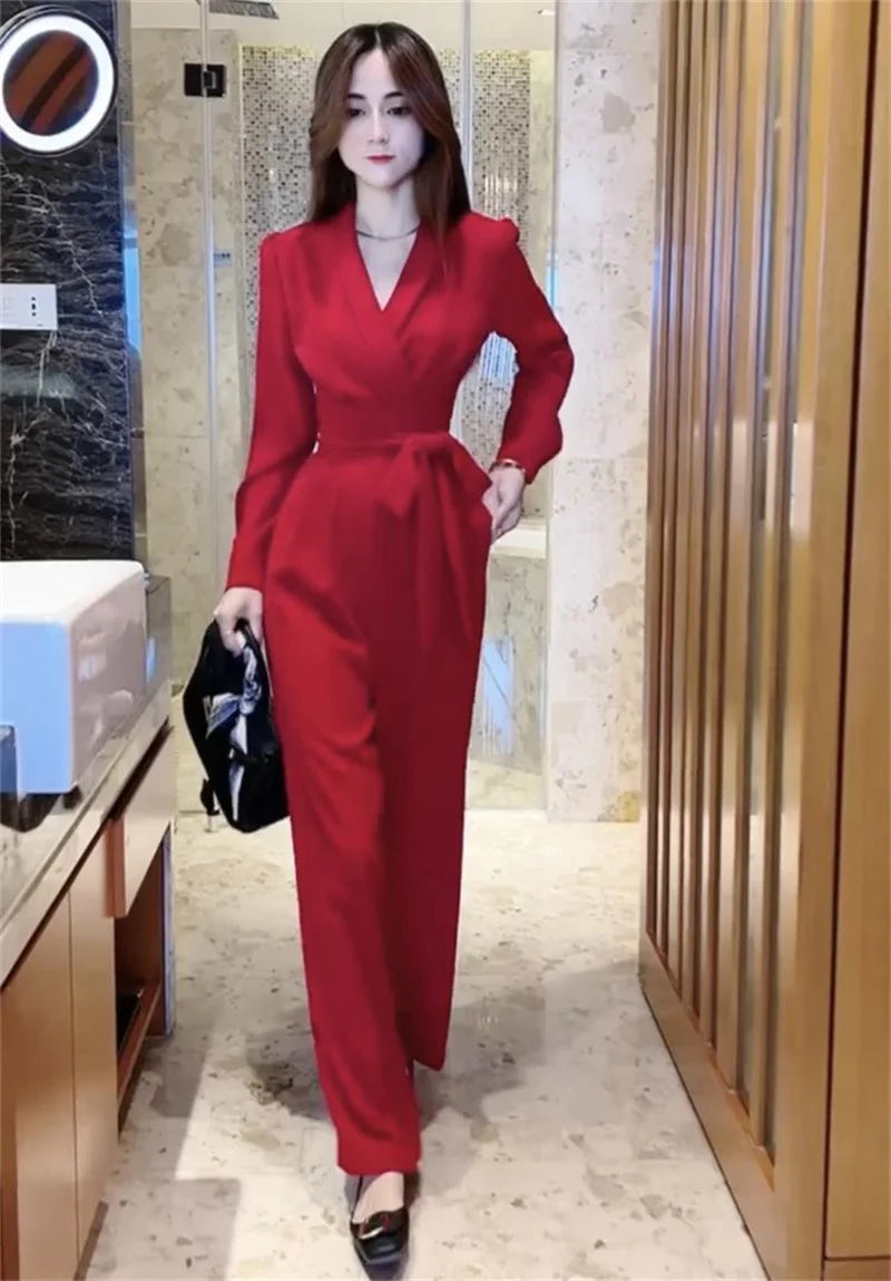 2024 Spring New Loose and High end Lnternet Popular Popular Fashion Jumpsuit Women's Style V-neck Waist Waist Slimming Jumpsuit